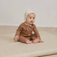 Quincy Mae Ribbed Baby Jumpsuit | Cinnamon