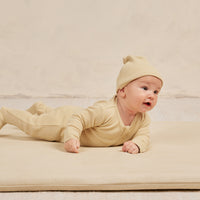 Quincy Mae Waffle Knotted Baby Hat || Lemon