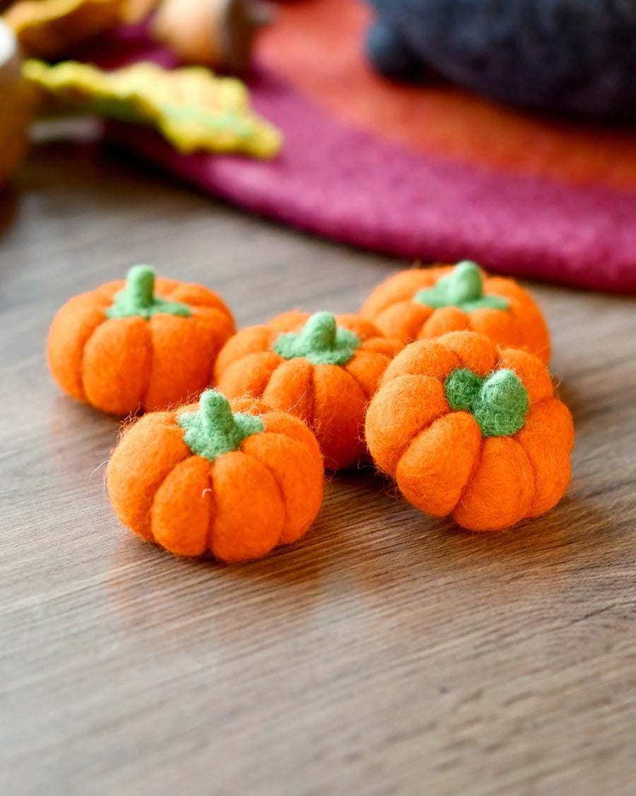 Tara Treasures Felt Pumpkins (Bright Orange Coloured) - 5 Pumpkins